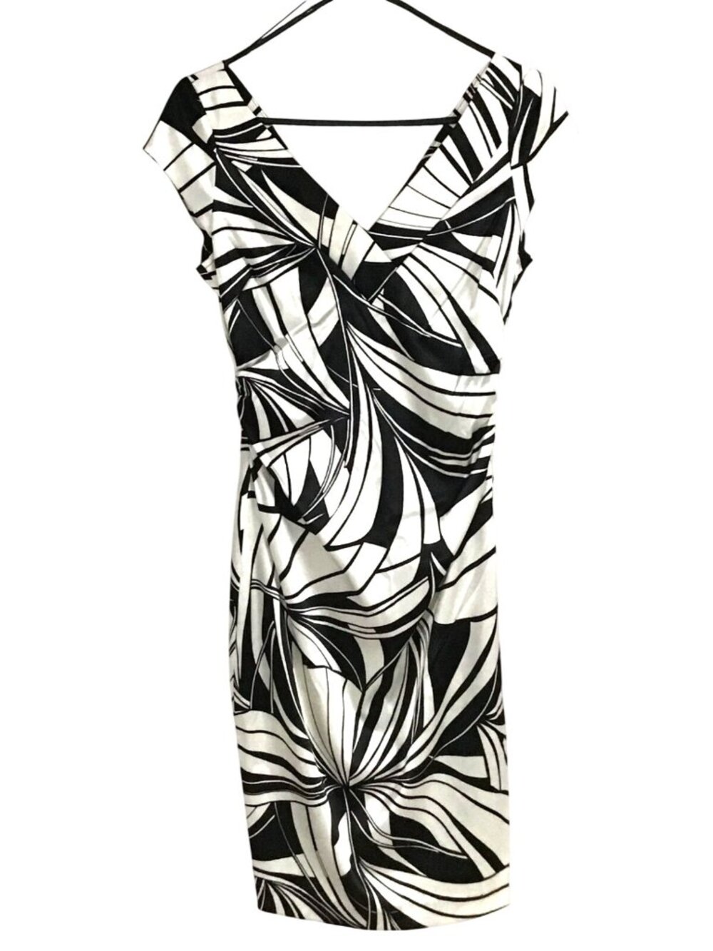 Maggy London Size 8 Abstract White Black Cap Sleeve Fitted V-Neck Dress